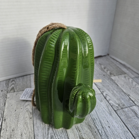 Green Cactus Birdhouse BRAND NEW Bird Feeder - Picture 11 of 13